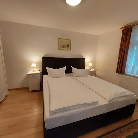 بيت للعطل Reetgedecktes Ferienhaus Ulrichshorst